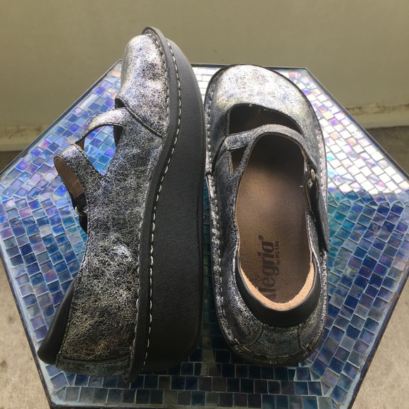 Alegria Silver Nursing Shoes Size 8.5 - Picture 5 of 10